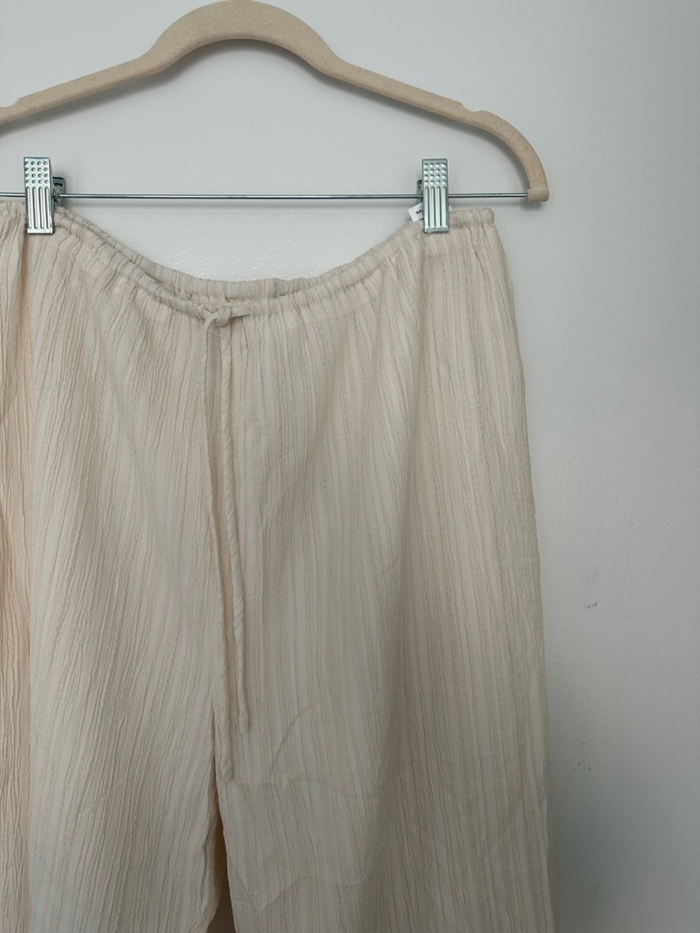 DISSH Lightweight Cream Wide-Leg pants - Picture 2 of 5